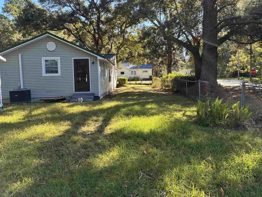 901 Palm St., Georgetown, SC 29440 - #3