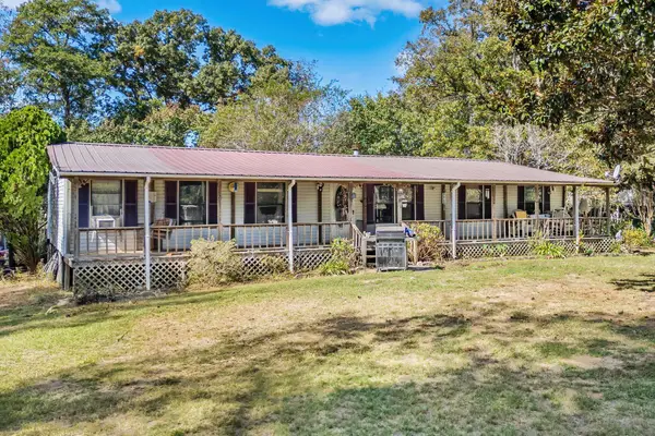 7628 Old Reaves Ferry Rd., Conway, SC 29526