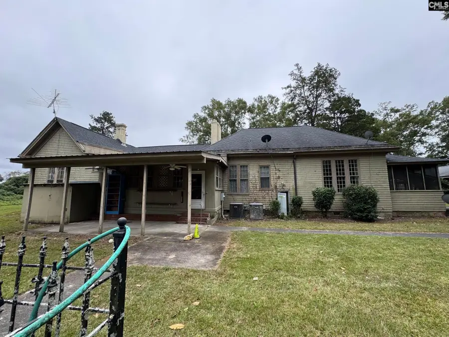 329 W Railroad Avenue, Batesburg, SC 29006 - Image #2