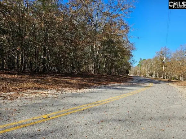 275 Twin Lakes Road, NEESES, SC 29107