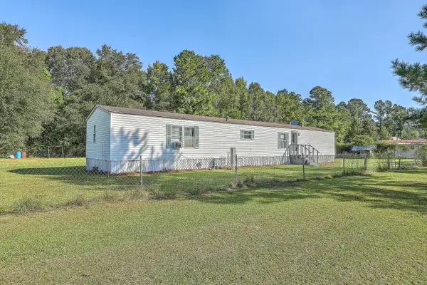 118 Rooster Lane, Saint Stephen, SC 29479