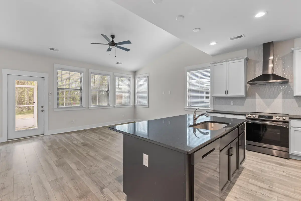 5100 Park Creek Avenue, North Charleston, SC 29418 - Image #1