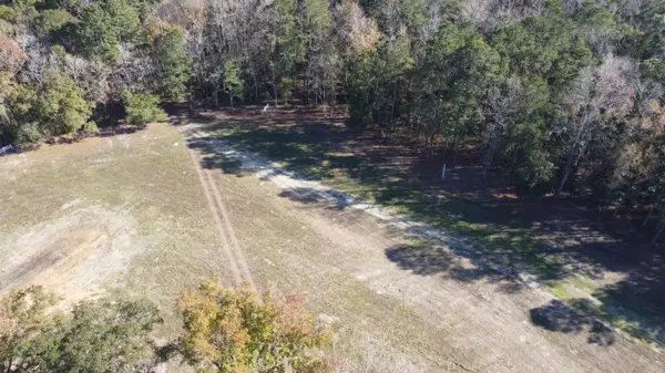 8 Fish Road, Ridgeville, SC 29472