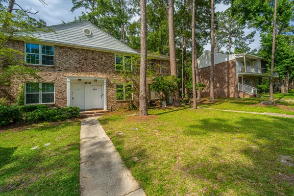 306 Crestview Drive #Apt C, Summerville, SC 29485