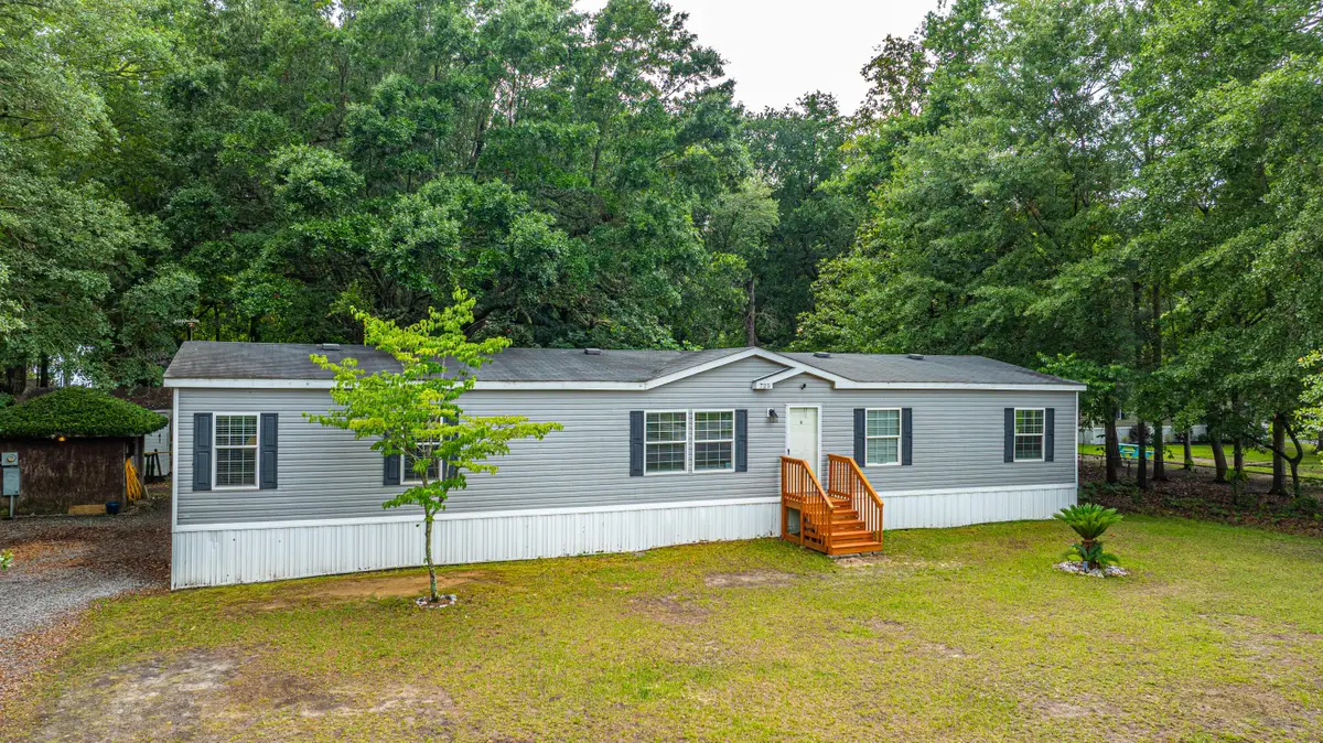 725 Hildebrand Drive, Bonneau, SC 29431 - Image #1