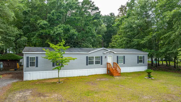725 Hildebrand Drive, Bonneau, SC 29431