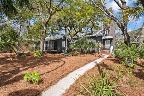 622 E Cooper Avenue, Folly Beach, SC 29439