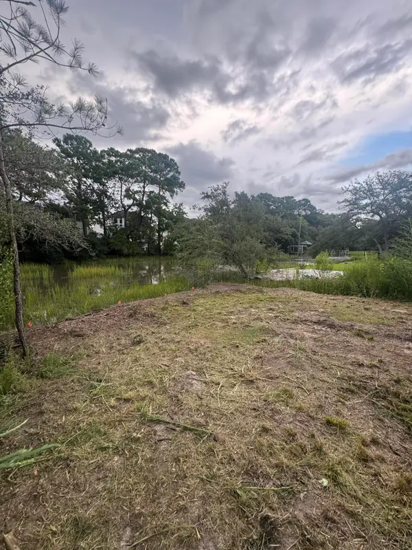 3020 S Shore Drive, Charleston, SC 29407