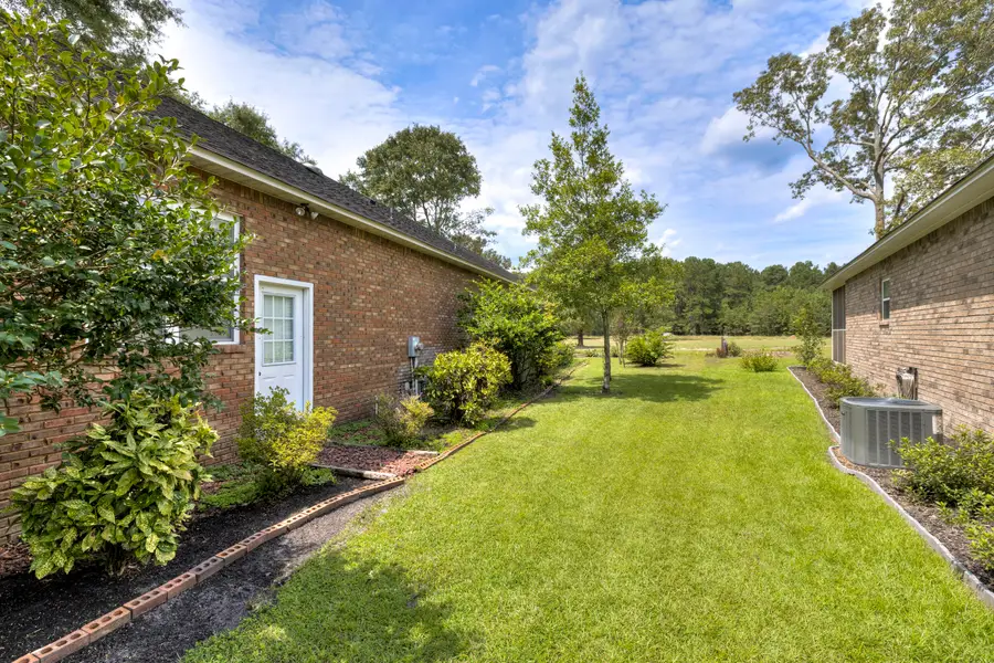 824 Bentwood Circle, Manning, SC 29102 - Image #2