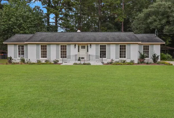 122 Pinewood Drive, Moncks Corner, SC 29461