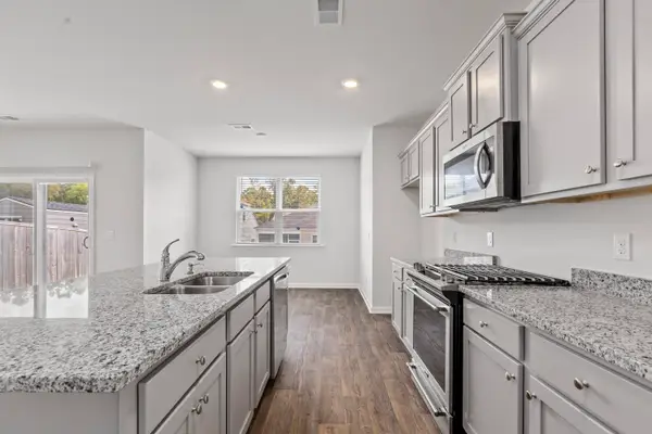 186 Cloverleaf Street, Summerville, SC 29483