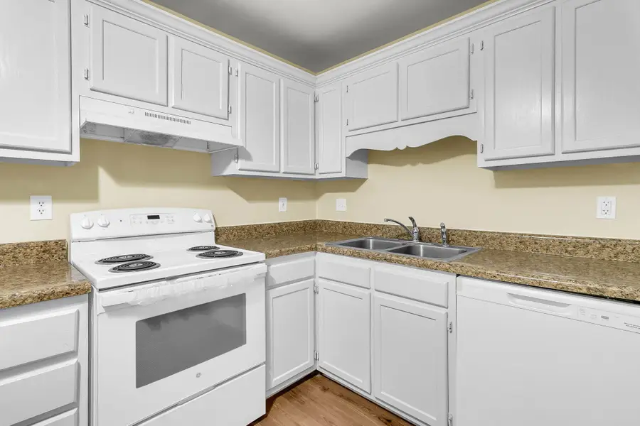 6239 Lucille Drive Drive #17-D, North Charleston, SC 29406 - Image #3