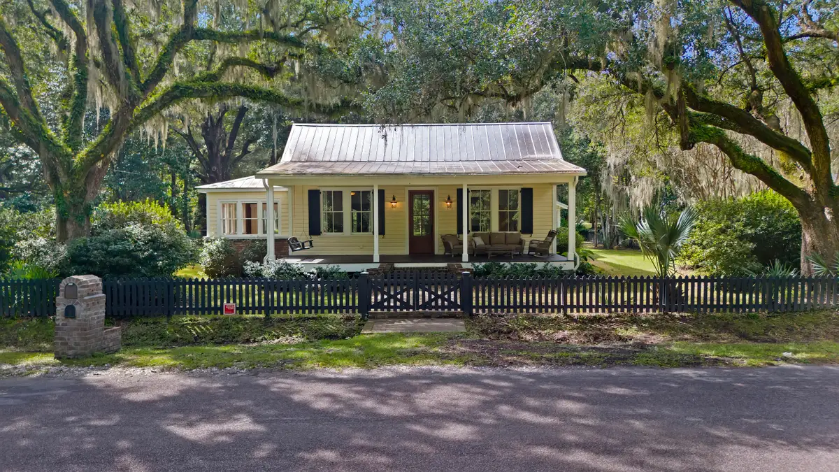 1095 Hughes Road, Johns Island, SC 29455 - Image #1