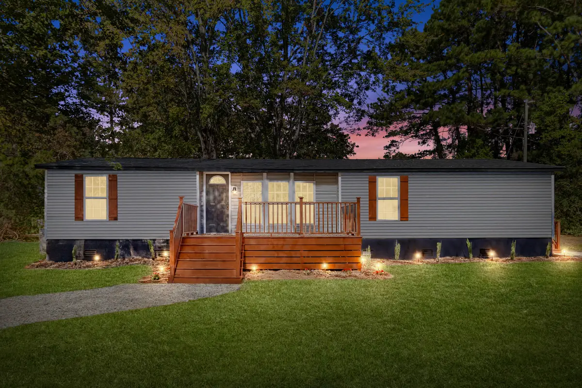 334 Glen Street, Summerville, SC 29483 - Image #1