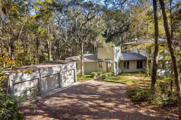17 Middleton Oaks Road, Charleston, SC 29414