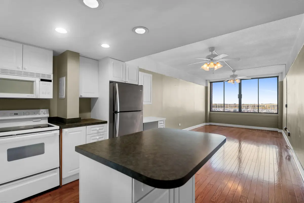 14 Lockwood Drive #4 L, Charleston, SC 29401 - Image #1
