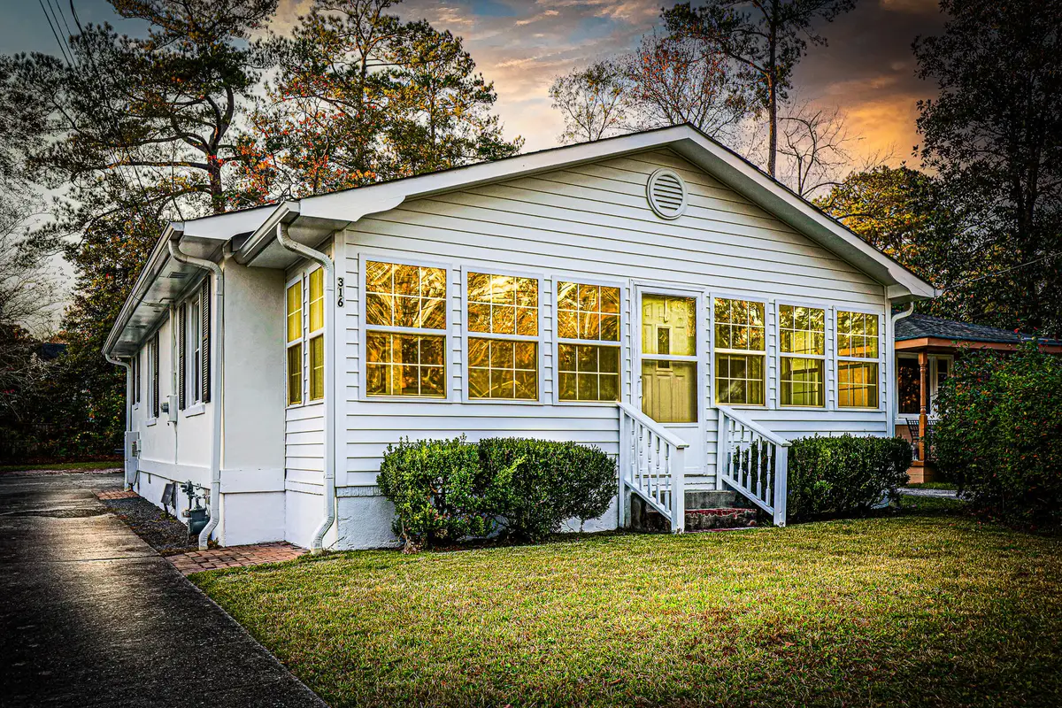 316 Simmons Avenue, Summerville, SC 29483 - Image #1