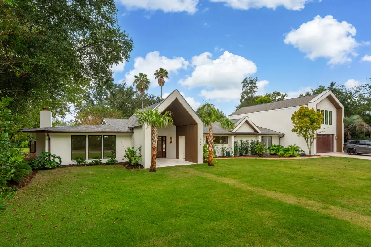 924 White Point Boulevard, Charleston, SC 29412 - Image #1