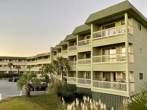 1300 Ocean Boulevard #305, Isle of Palms, SC 29451