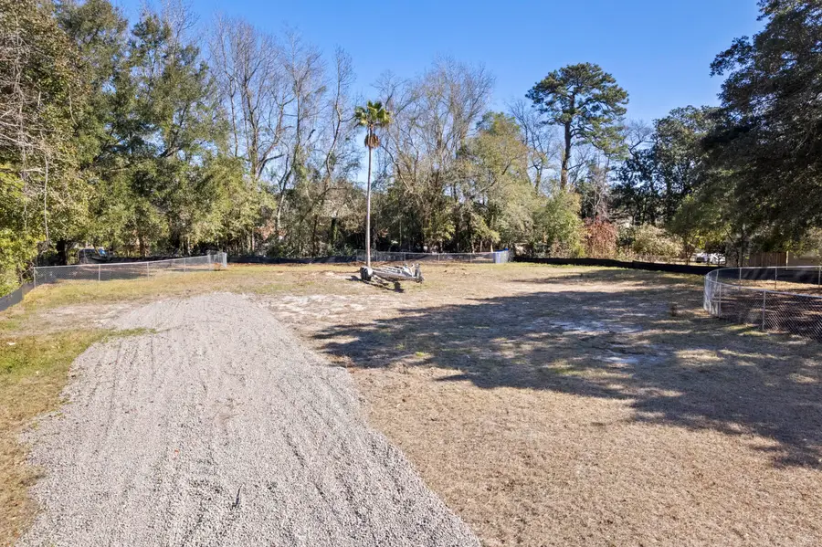 927 Lakeview Drive, Mount Pleasant, SC 29464 - Image #2