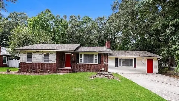 7031 N Kenwood Drive, North Charleston, SC 29406