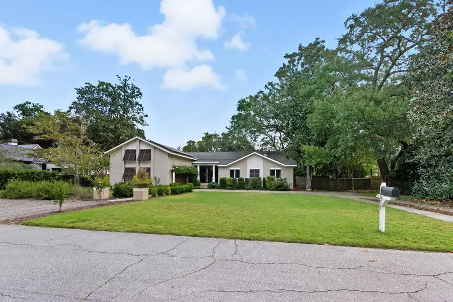 1031 Lakeview Drive, Mount Pleasant, SC 29464 - Image #2