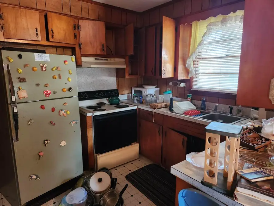 696 Eastland Avenue, Kingstree, SC 29556 - #3