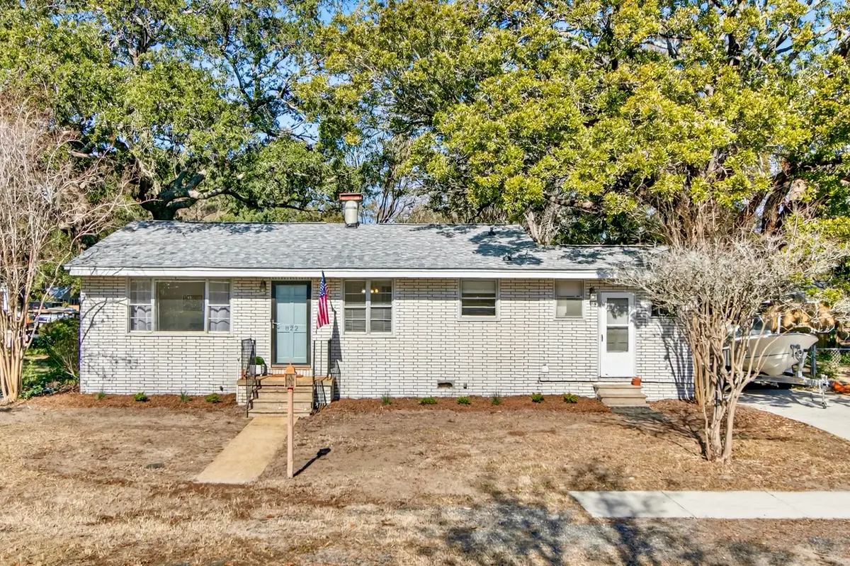 822 Rogers Lane, Mount Pleasant, SC 29464 - Image #1