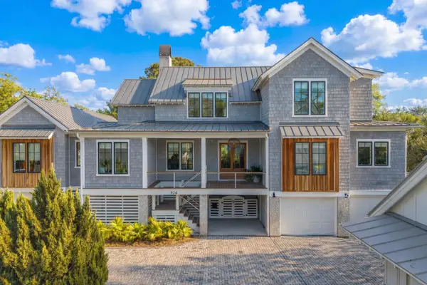 924 Pitt Street, Mount Pleasant, SC 29464