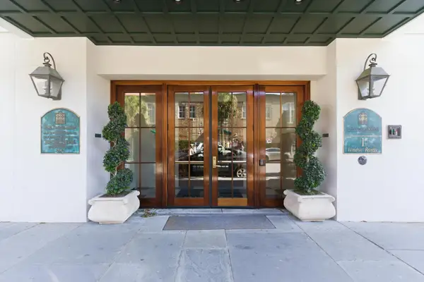 1 Vendue Range #Unit G, Charleston, SC 29401