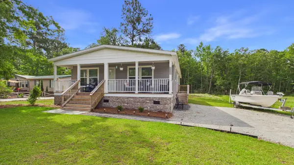 208 General Moultrie Drive, Bonneau, SC 29431