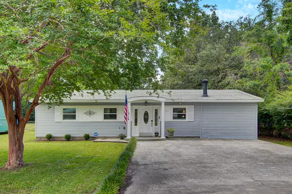 1107 Hawthorne Road, Hanahan, SC 29410