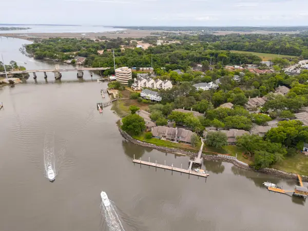 14 Wappoo Creek Place, Charleston, SC 29412