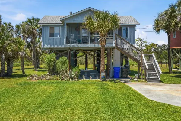 1726 E Ashley Avenue, Folly Beach, SC 29439