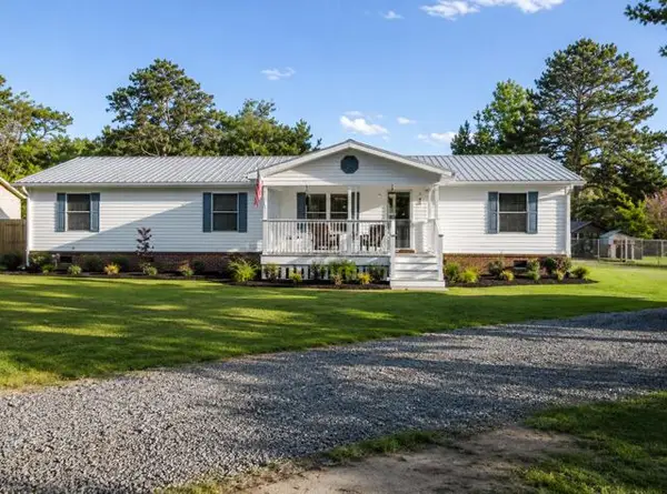 163 Glen Street, Summerville, SC 29483