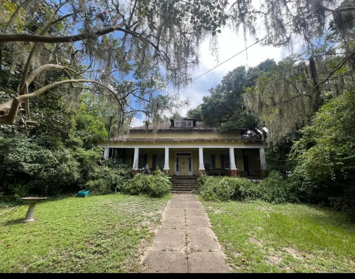 422 Hampton Street, Walterboro, SC 29488 - #1