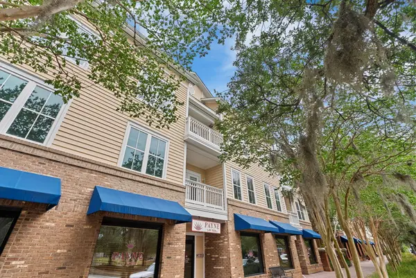 280 Seven Farms Drive #Unit 302, Charleston, SC 29492