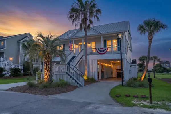 8 Battery Park Road, Edisto Island, SC 29438