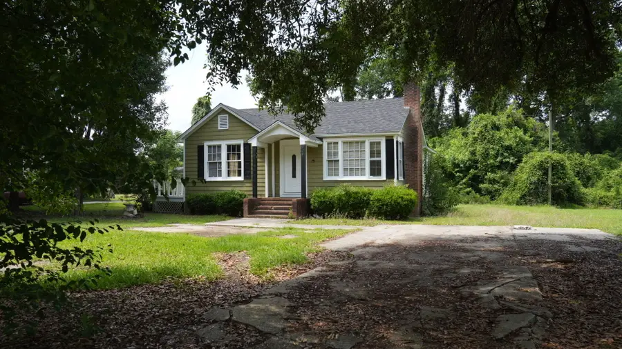 509 E Moore Street, Olanta, SC 29114 - #2