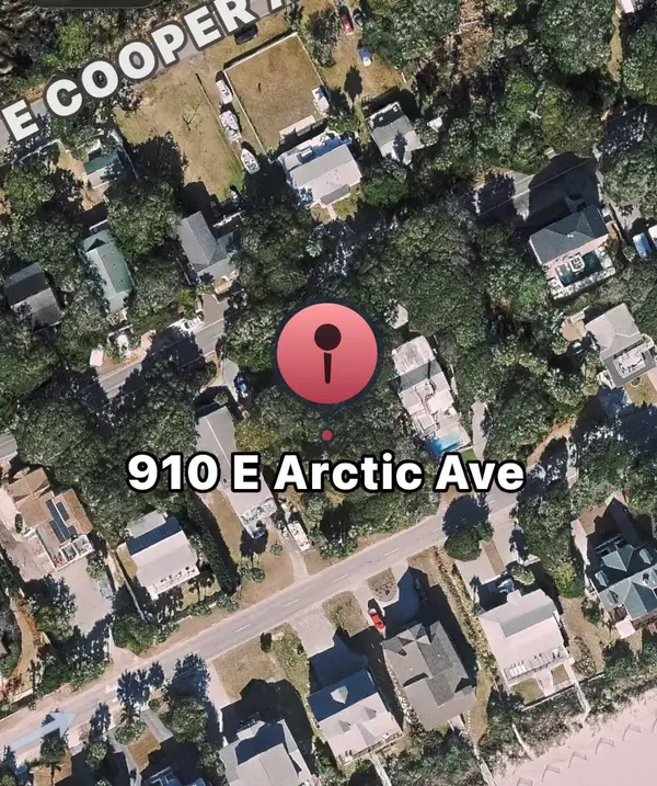 910 E Arctic Avenue, Folly Beach, SC 29439