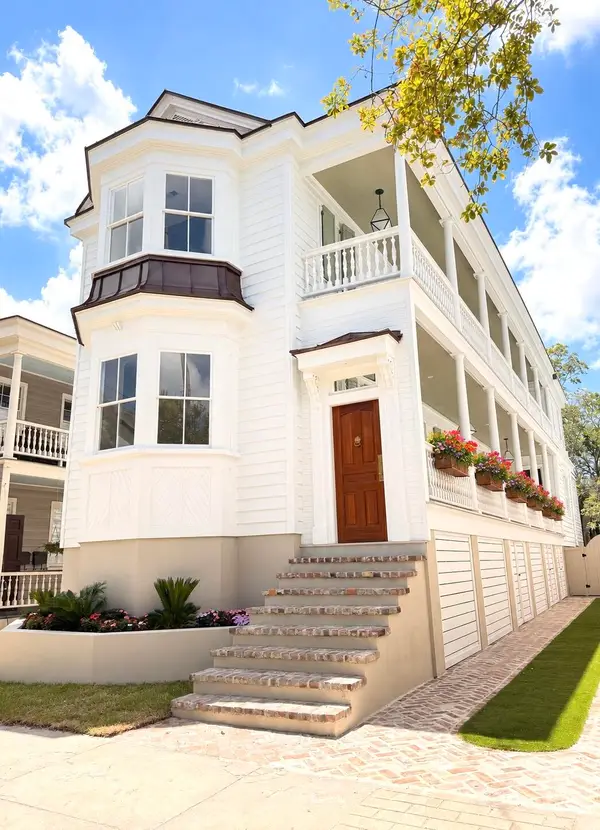 175 1/2 Wentworth Street, Charleston, SC 29401