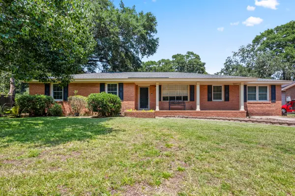 1352 Honeysuckle Lane, Charleston, SC 29412