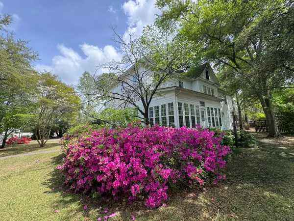5 S Rosemary Avenue, Andrews, SC 29510