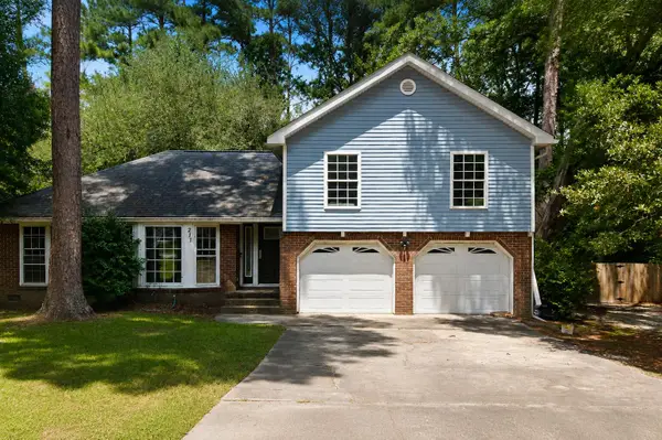 211 Partridge Circle, Summerville, SC 29485