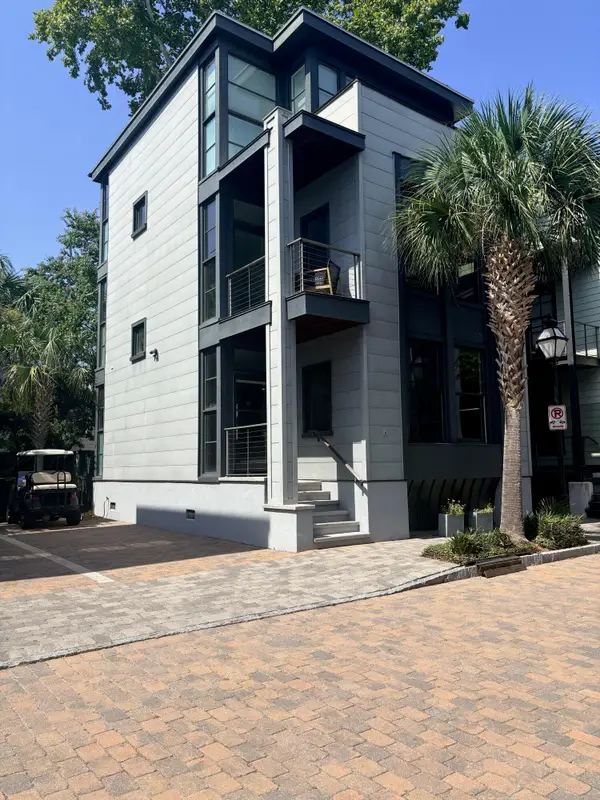 6 Brewster Court, Charleston, SC 29403