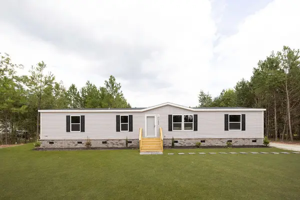 1006 Universal Circle, Saint Stephen, SC 29479