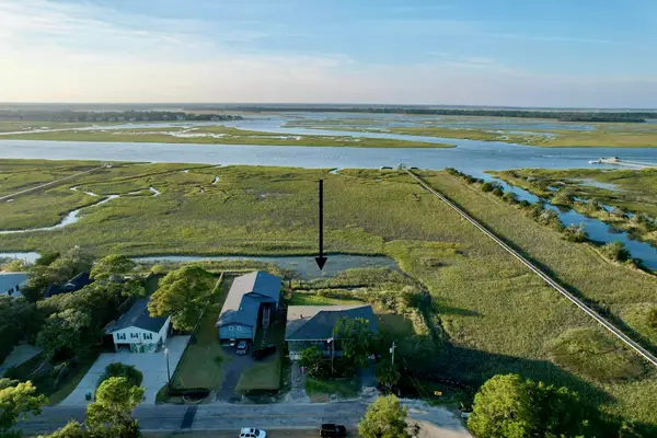 720 E Erie Avenue, Folly Beach, SC 29439