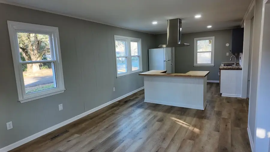 412 Live Oak Street, Walterboro, SC 29488 - #3
