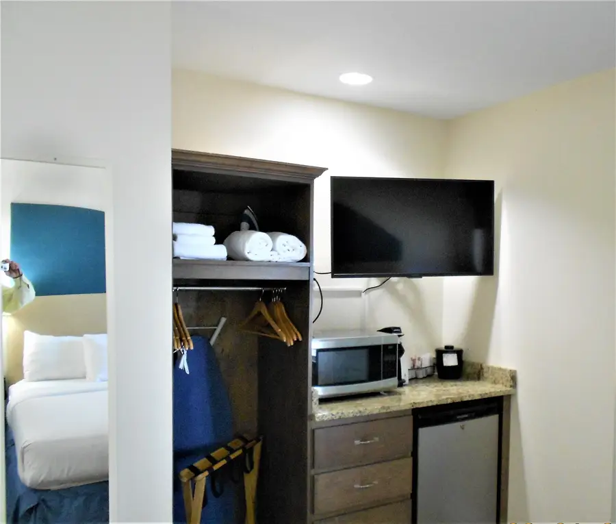 1004 Ocean Boulevard #206, Isle Of Palms, SC 29451 - #3