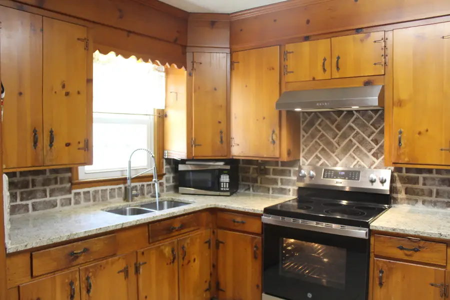 706 Benson Street, Kingstree, SC 29556 - #3